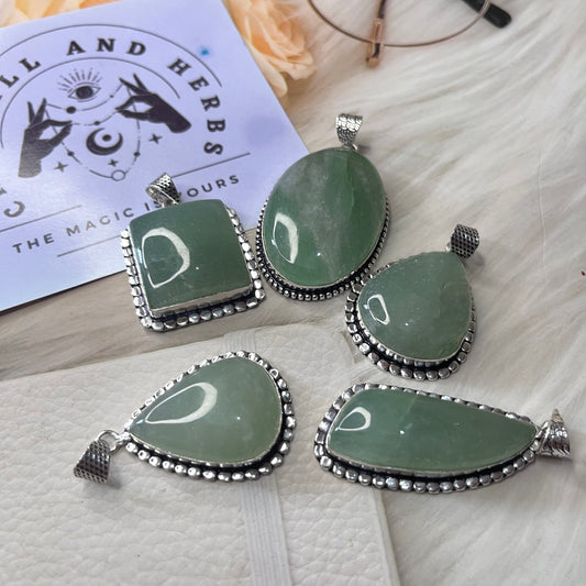 Green aventurine pendant by Crystall and Herbs